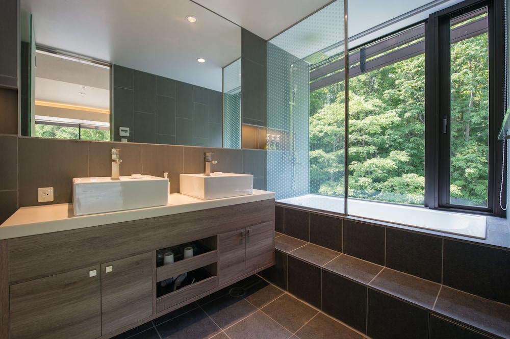 3 ベッドルーム アパートメント [スキーリゾート側] バスルームのシンク0 | AYA ニセコ