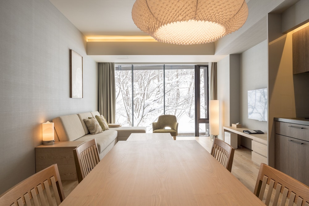 2ベッドルーム アパートメントA [フォレストビュー] リビング エリア2 | AYA ニセコ