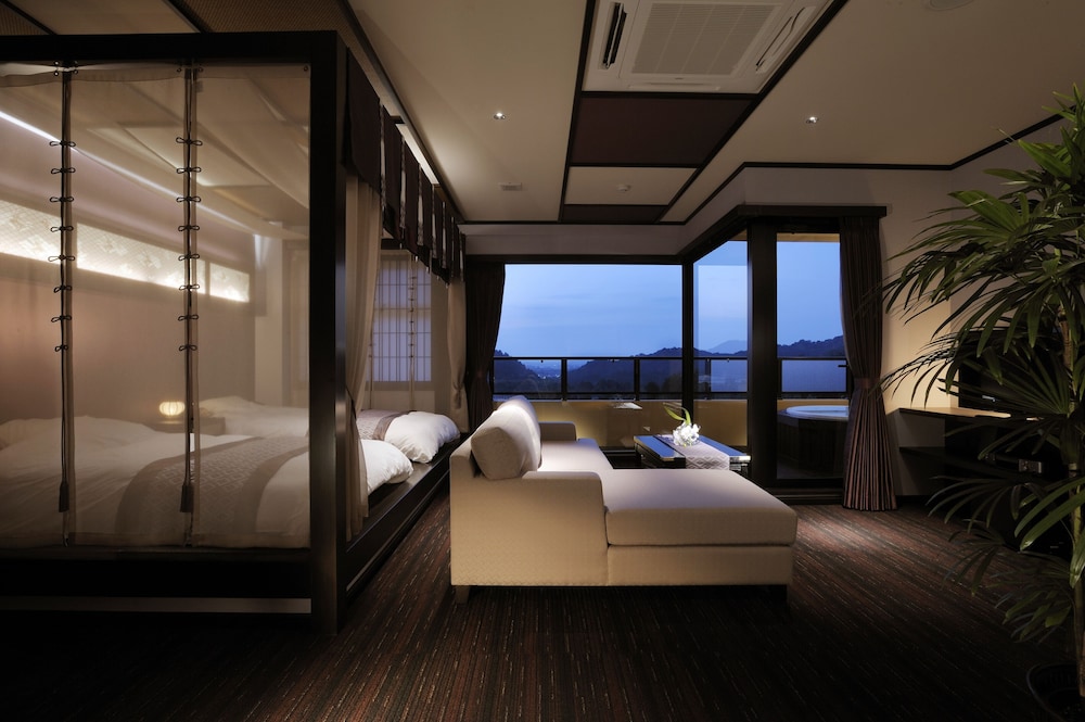 露天風呂付和洋室スイートルーム 禁煙 | 斎王の宮