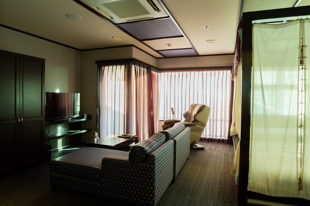 露天風呂付和洋室スイートルーム 禁煙 客室2 | 斎王の宮