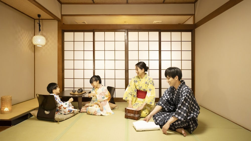 [禁煙] スタンダード和室 内風呂あり 客室2 | 大江戸温泉物語 嬉野館