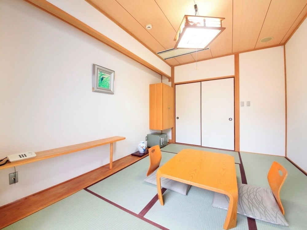 和室 (眺望なし) 禁煙 | ホテル賀茂川荘