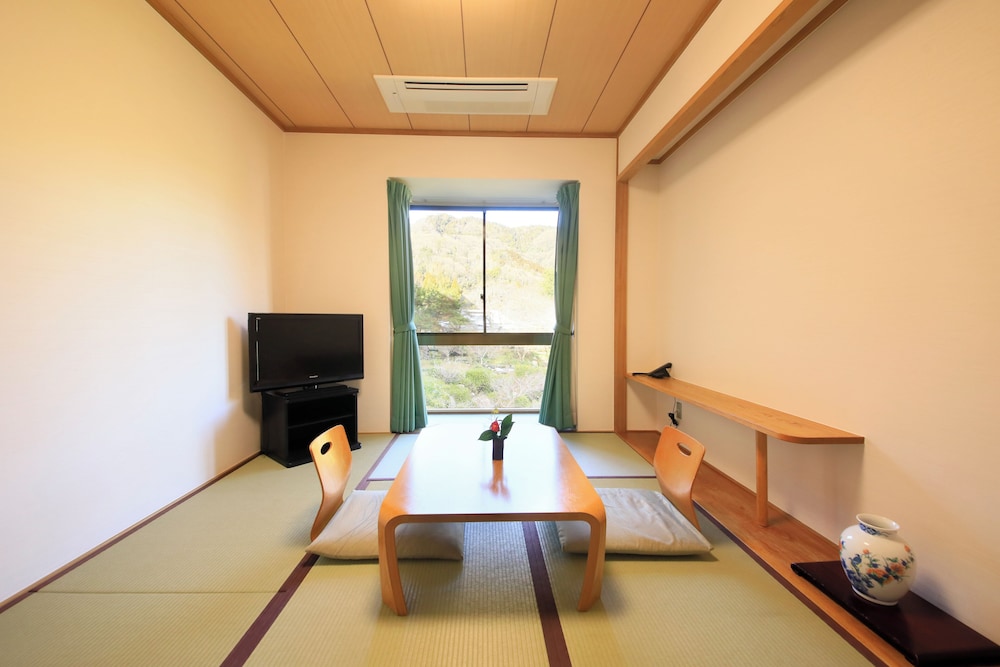 和室 (ガーデンビュー) 禁煙 | ホテル賀茂川荘