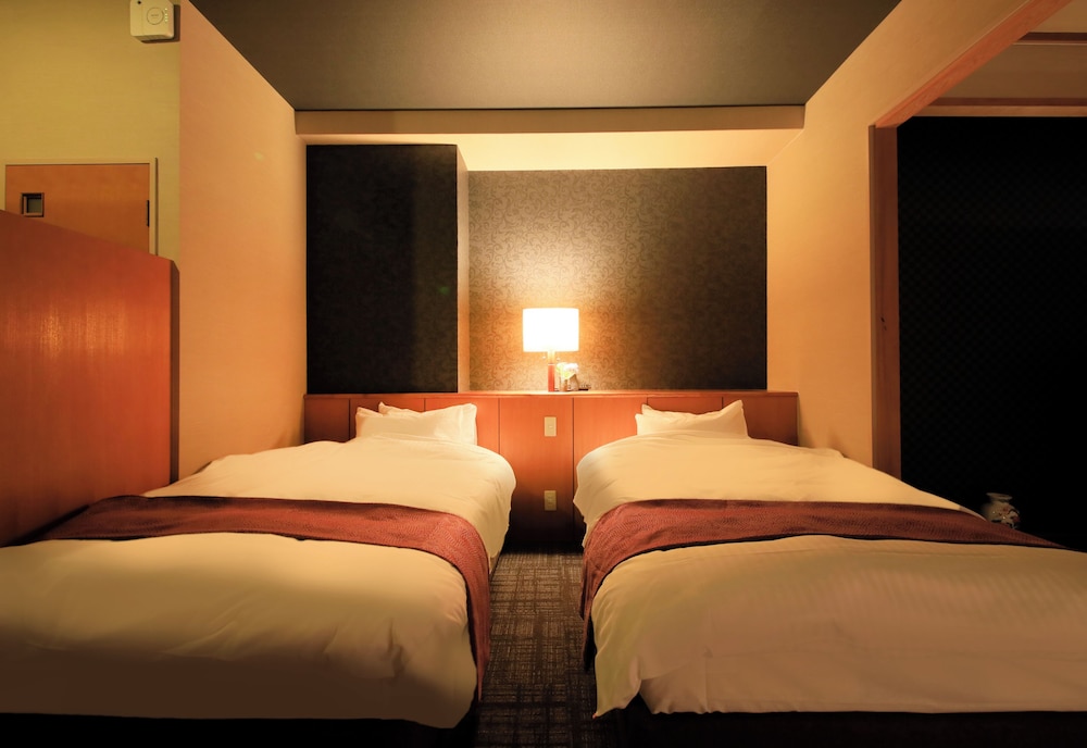 温泉シャワールーム付き和洋室 (ガーデンビュー) 禁煙 客室2 | ホテル賀茂川荘