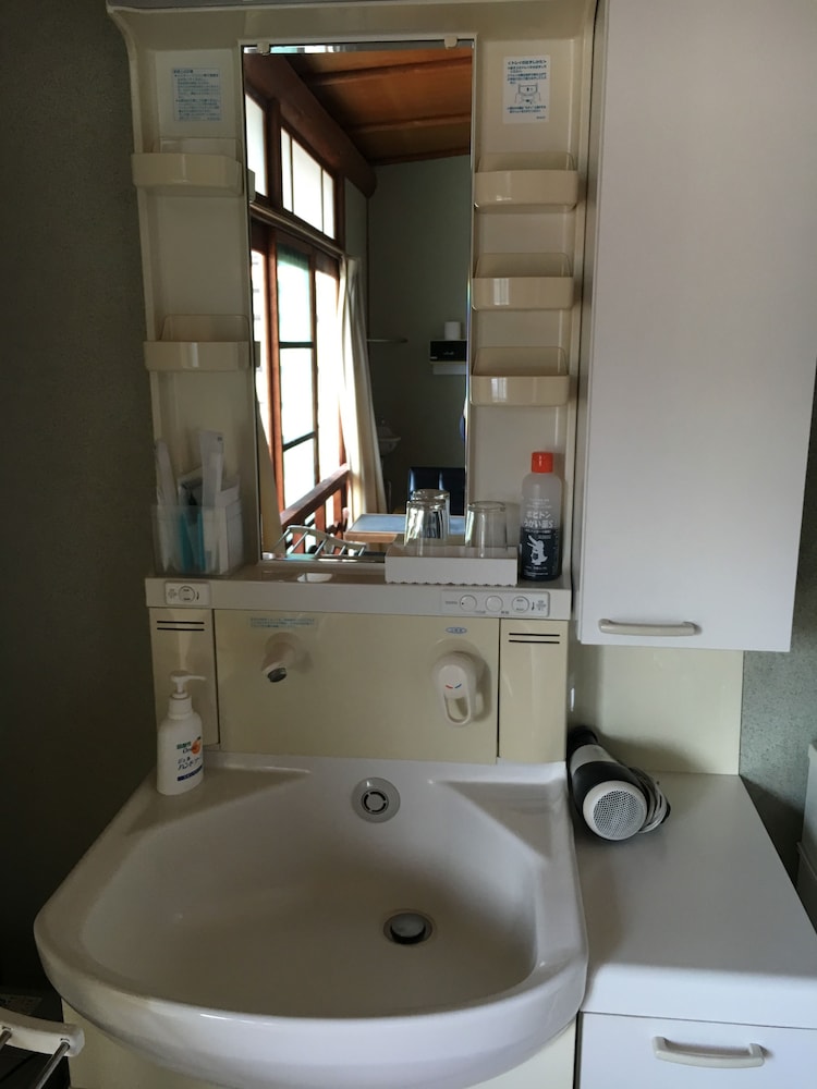 和室スタンダードルーム　共用バスルーム　ガーデンビュー 客室3 | 住之江旅館