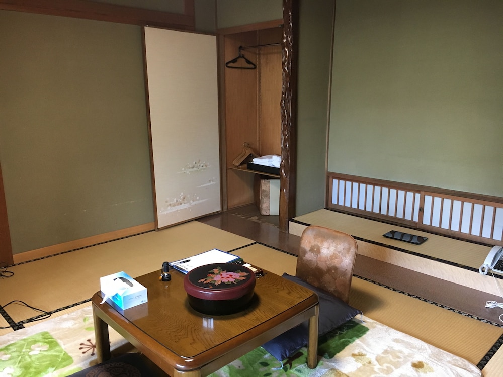 和室スタンダードルーム　共用バスルーム　ガーデンビュー 客室8 | 住之江旅館