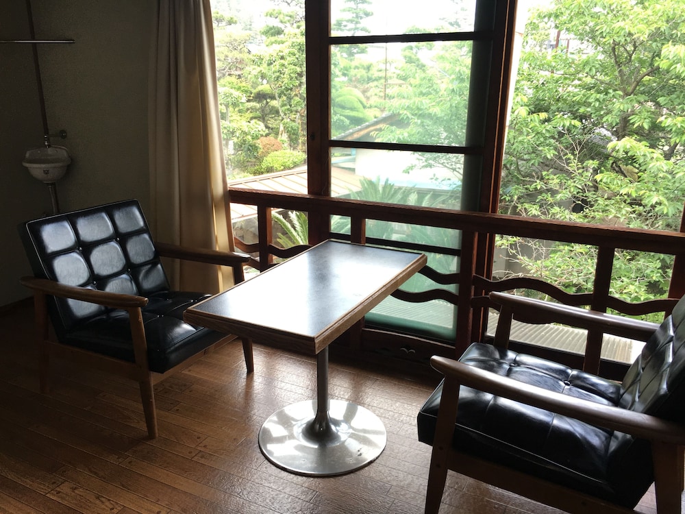 和室スタンダードルーム　共用バスルーム　ガーデンビュー | 住之江旅館