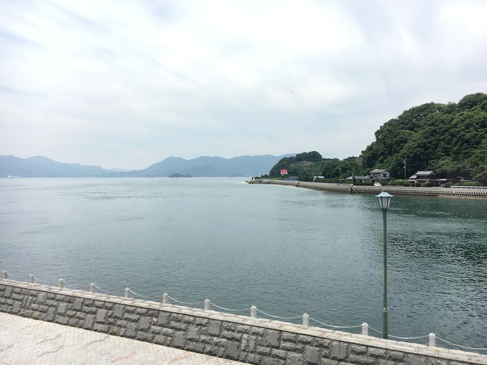 和室スタンダードルーム　共用バスルーム　ガーデンビュー 部屋からの景観0 | 住之江旅館