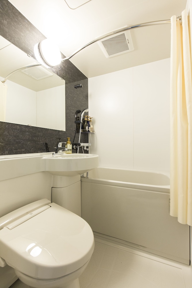 [South Wing] スタンダートシングルルーム 禁煙 バスルーム0 | ホテルウィングインターナショナルセレクト博多駅前