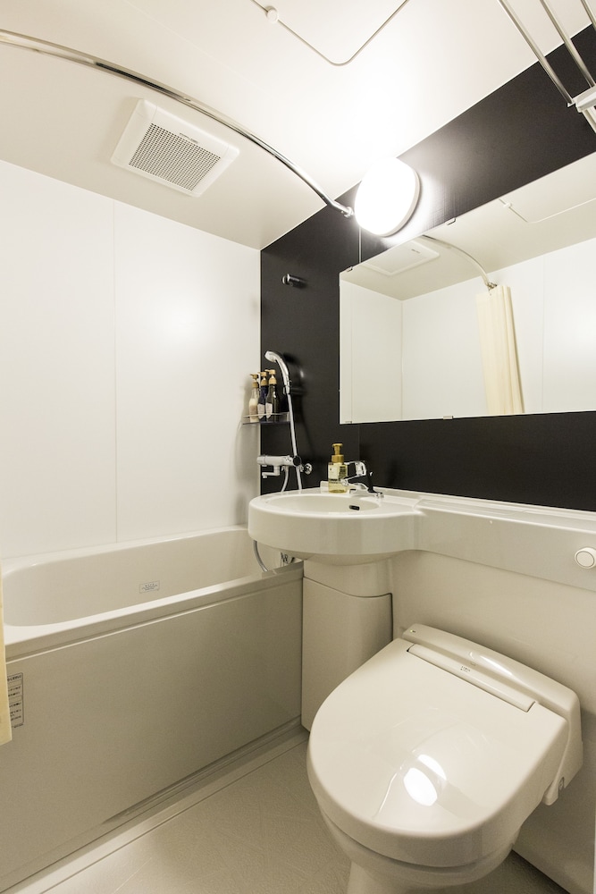 [South Wing] スタンダートシングルルーム 禁煙 バスルーム1 | ホテルウィングインターナショナルセレクト博多駅前