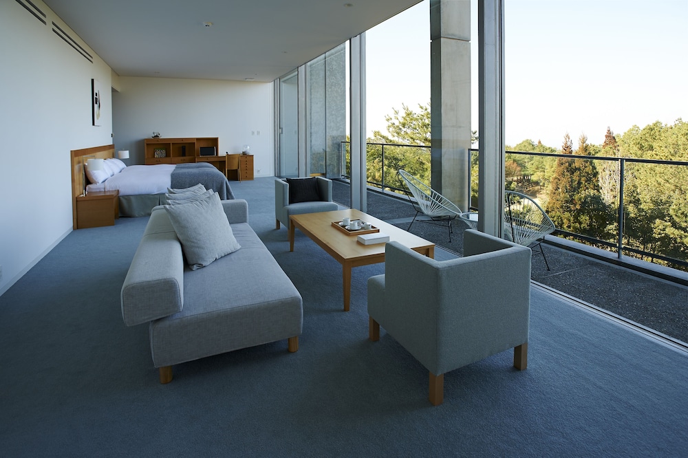 半露天温泉 スイート(フォレストビュー・1~3階) 客室3 | 瀬戸内リトリート青凪 by 温故知新