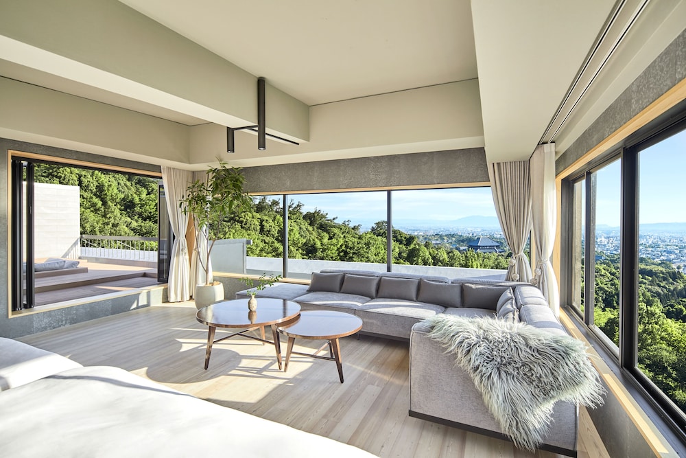 プレジデンシャル スタジオスイート 1 ベッドルーム 禁煙 シティビュー 客室2 | ANDO HOTEL 奈良若草山 ～DLIGHT LIFE & HOTELS～