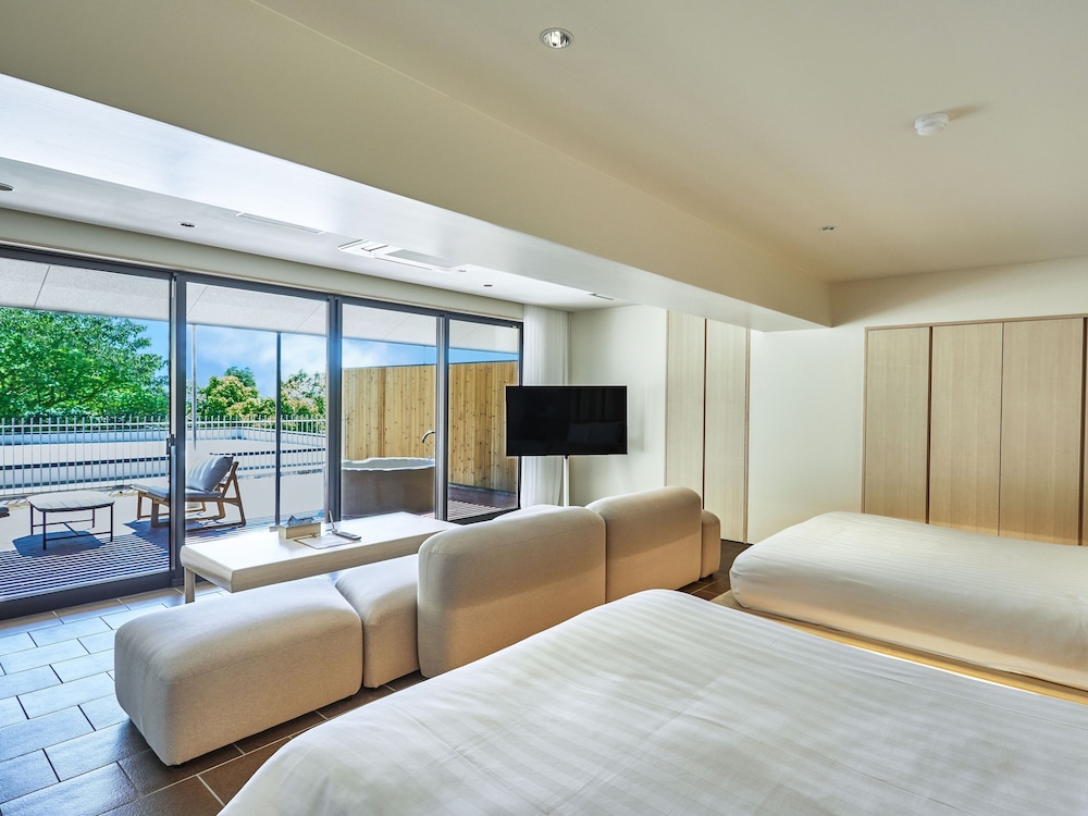 スタンダード スタジオスイート 1 ベッドルーム 禁煙 プールビュー | ANDO HOTEL 奈良若草山 ~DLIGHT LIFE & HOTELS~