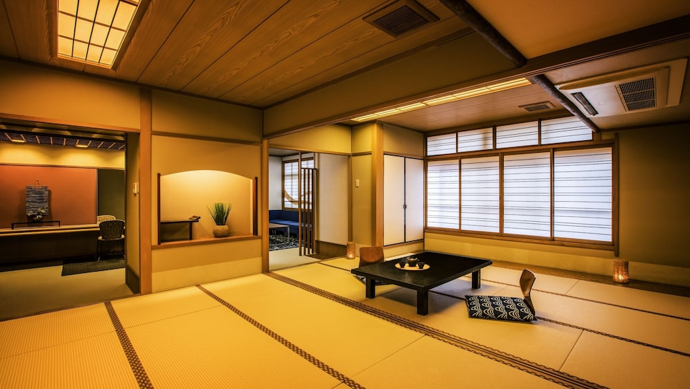 [禁煙] ジュニアスイート和室2間 内風呂なし(眺望なし) 客室1 | 大江戸温泉物語 下呂別館