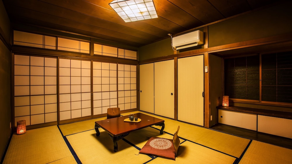 [禁煙] スーペリア和洋室ツイン 内風呂なし(眺望なし) | 大江戸温泉物語 下呂別館