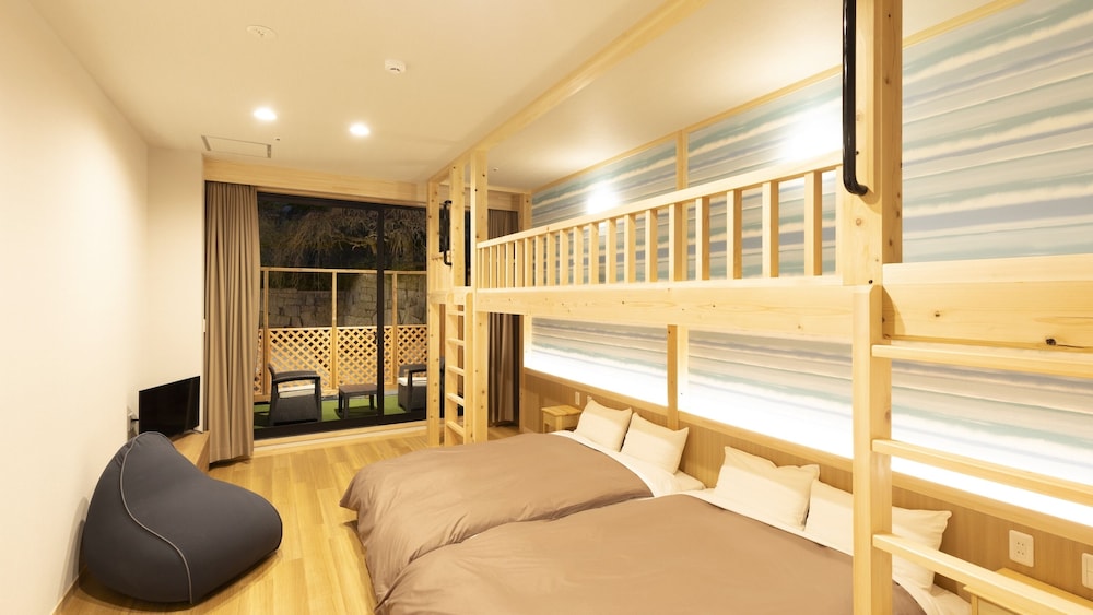 [禁煙] スーペリア洋室フォースロフトルーム 内風呂なし(眺望なし) | 大江戸温泉物語Premium 青雲閣