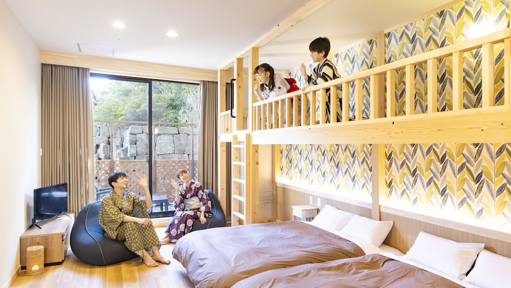 [禁煙] スーペリア洋室フォースロフトルーム 内風呂なし(眺望なし) | 大江戸温泉物語Premium 青雲閣