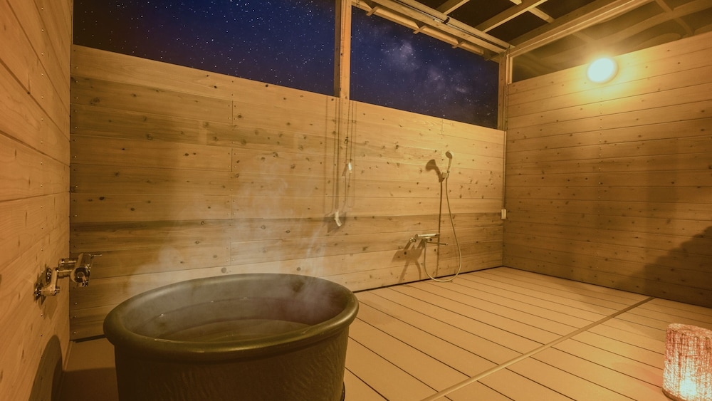 [禁煙] スーペリア露天風呂付和ベッドツイン12畳(眺望なし) 客室1 | 大江戸温泉物語Premium 加賀まるや