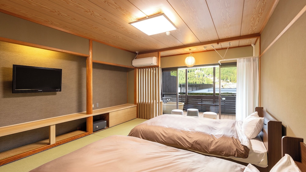 [禁煙]スタンダード露天風呂付和ベッドツイン(眺望なし) | 大江戸温泉物語Premium 下呂本館