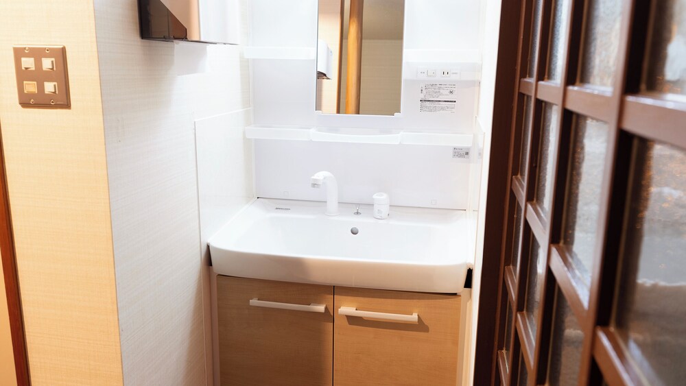 [禁煙]スーペリア和ベッドツイン 内風呂あり 客室2 | 大江戸温泉物語Premium 下呂本館