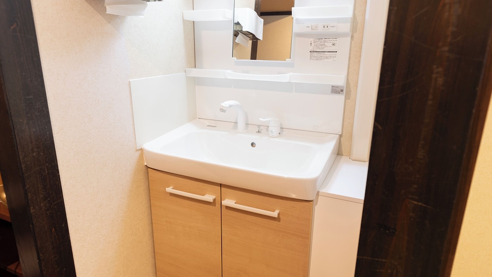 [禁煙]スタンダード露天風呂付和ベッドトリプル 内風呂なし(眺望なし) 客室2 | 大江戸温泉物語Premium 下呂本館