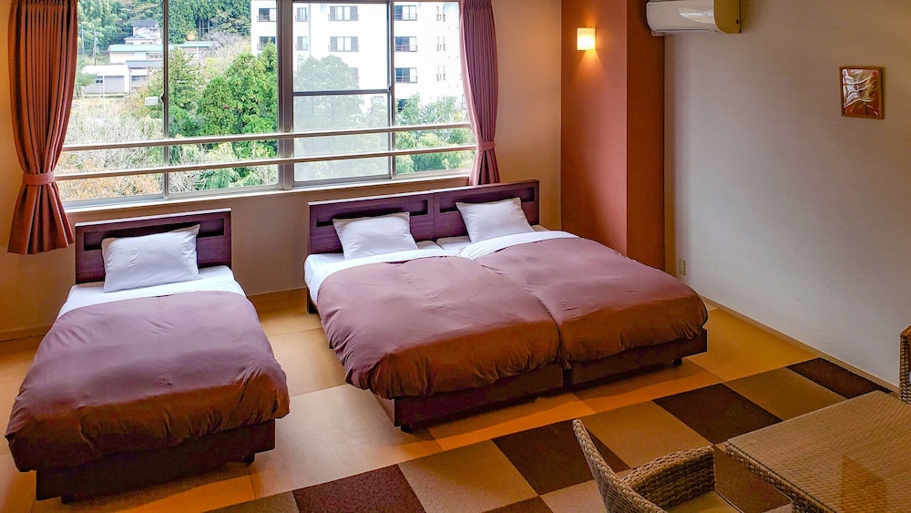 [禁煙]スタンダードトリプル 内風呂あり(眺望なし) | 大江戸温泉物語 山中彩朝楽