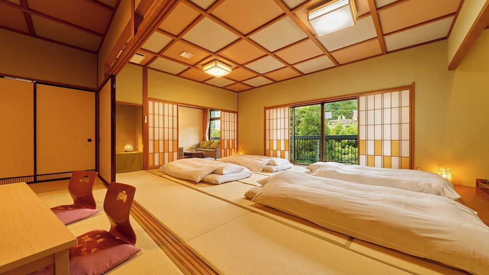 [禁煙]スーペリア和室2間 内風呂あり(眺望なし) 客室1 | 大江戸温泉物語 山中彩朝楽