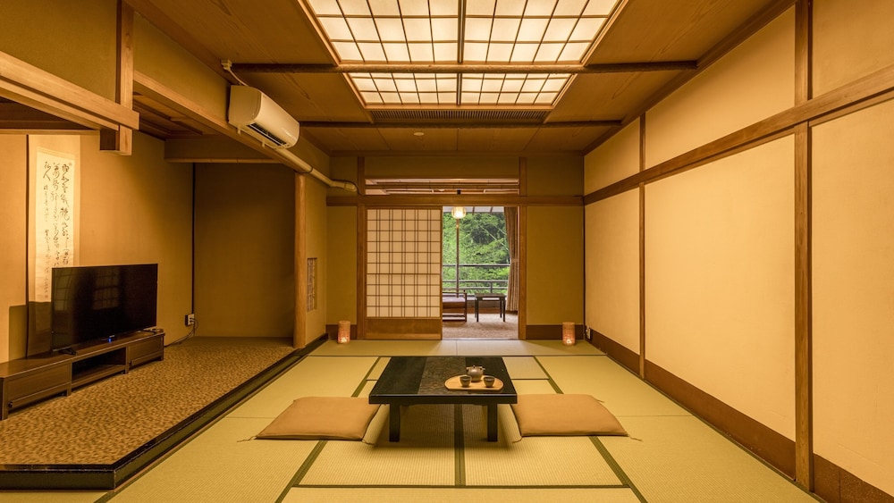 [禁煙] スーペリア露天風呂付和室2間5名定員 内風呂なし | 大江戸温泉物語Premium よしのや依緑園