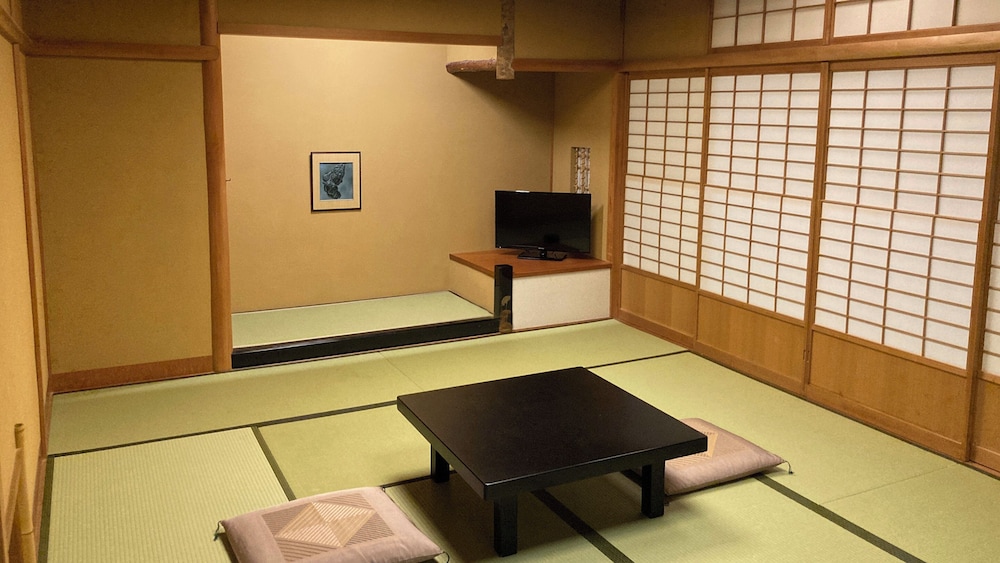 [禁煙] スタンダード露天風呂付和室 内風呂なし (眺望なし) | 大江戸温泉物語Premium よしのや依緑園