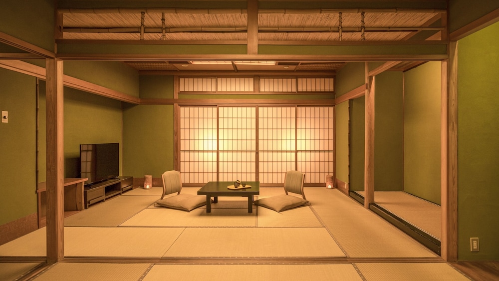 [禁煙] スーペリア和室2間5名定員 内風呂あり | 大江戸温泉物語Premium よしのや依緑園