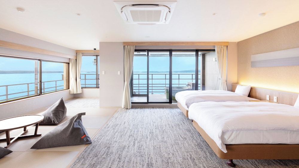 [禁煙] スーペリア露天風呂付和洋室ツイン5名定員 内風呂なし | TAOYA和倉