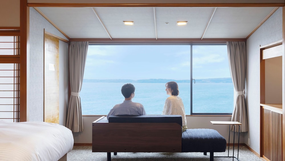 [禁煙] スーペリア和洋室ツイン 内風呂あり 客室1 | TAOYA和倉