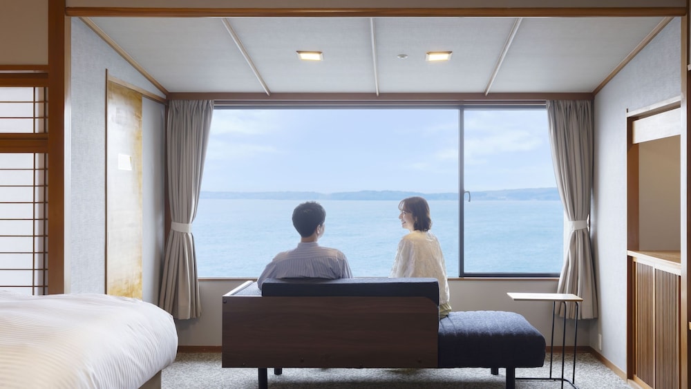 [禁煙] スーペリア和洋室ツイン 内風呂あり | TAOYA和倉