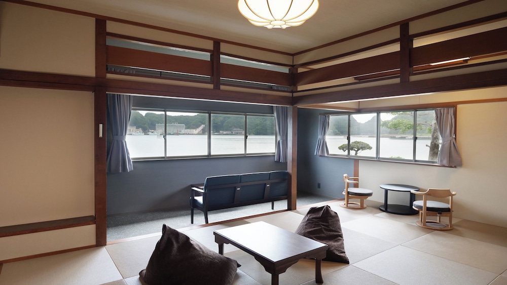 [Non-smoking] Standard Japanese-style room 12 tatami mats No indoor bath (Wooden building) | TAOYA那智勝浦