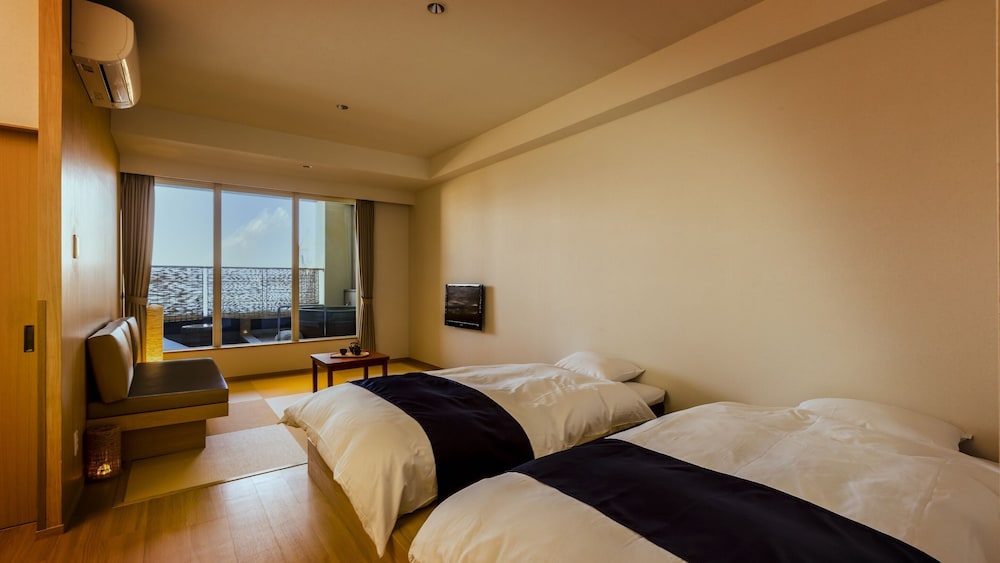 [禁煙] スタンダード露天風呂付和洋室ツイン(内風呂なし) | 大江戸温泉物語Premium 白浜御苑