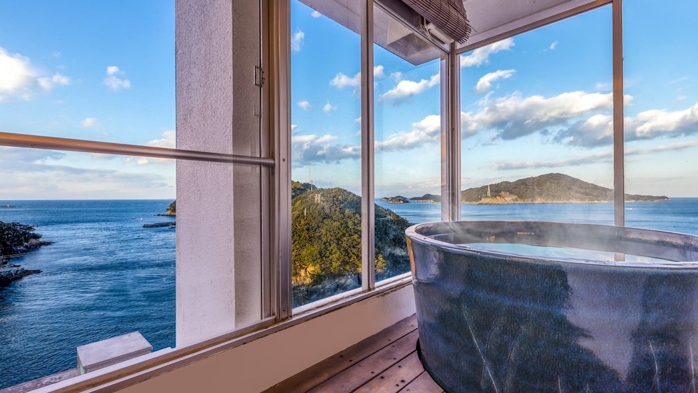 [禁煙] スタンダード展望風呂付和室 客室1 | 大江戸温泉物語Premium 鳥羽彩朝楽