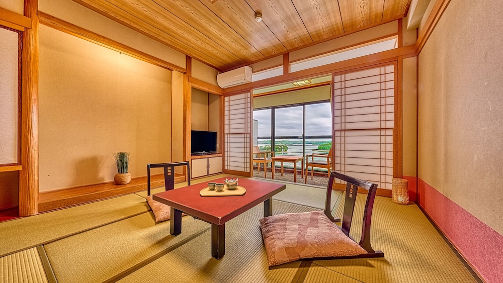 [禁煙] スタンダード和室3名定員 内風呂あり | 大江戸温泉物語Premium 志摩彩朝楽