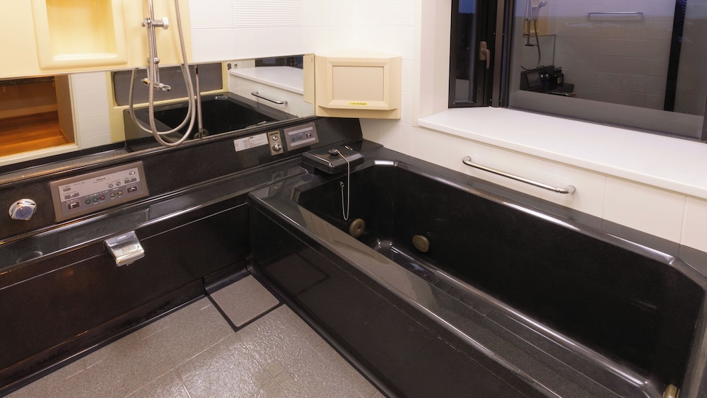 [禁煙] ジュニアスイート露天風呂付ツイン 内風呂あり バスルーム0 | 大江戸温泉物語Premium 志摩彩朝楽