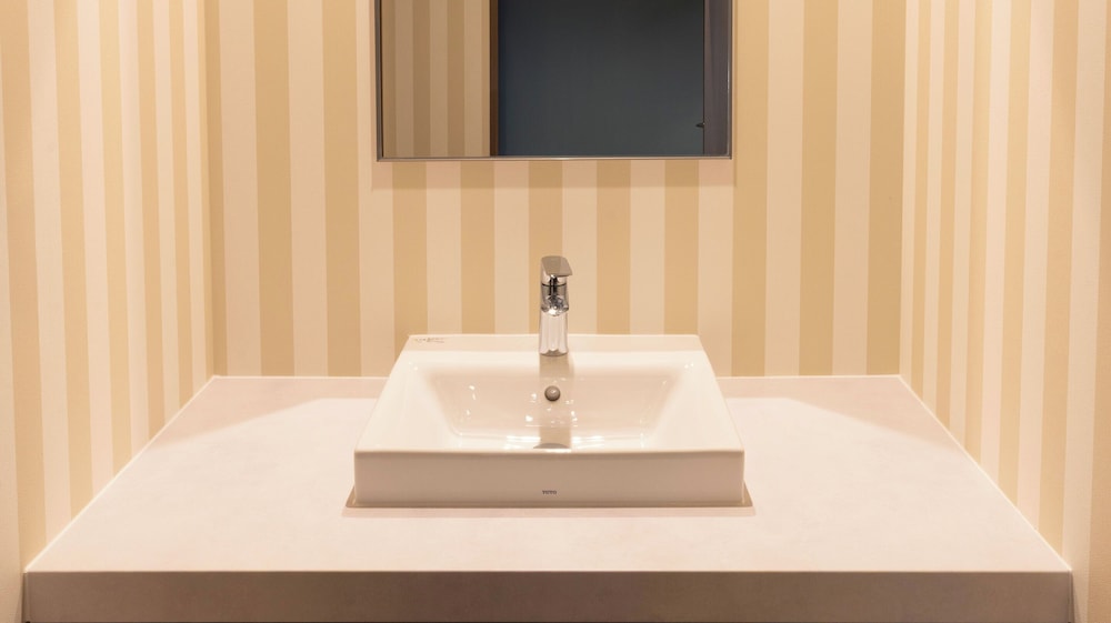 [禁煙] スーペリアトリプル 内風呂なし (眺望なし) 客室1 | 大江戸温泉物語Premium 志摩彩朝楽