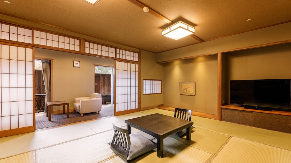 [禁煙] スタンダード露天風呂付和室 | 大江戸温泉物語 三好屋