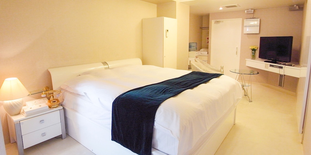 スタンダード ダブルルーム 客室36 | V HOTEL - 大人限定