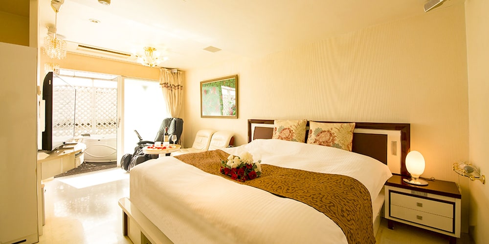 スタンダード ダブルルーム 客室45 | V HOTEL - 大人限定