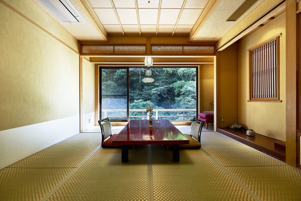 和室10畳、ベットルーム、専用露天風呂付客室 客室6 | Shima-Onsen Toshimaya