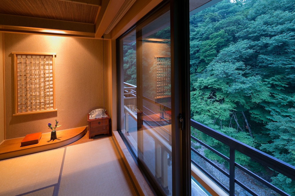 和室10畳、ベットルーム、専用露天風呂付客室 客室2 | Shima-Onsen Toshimaya