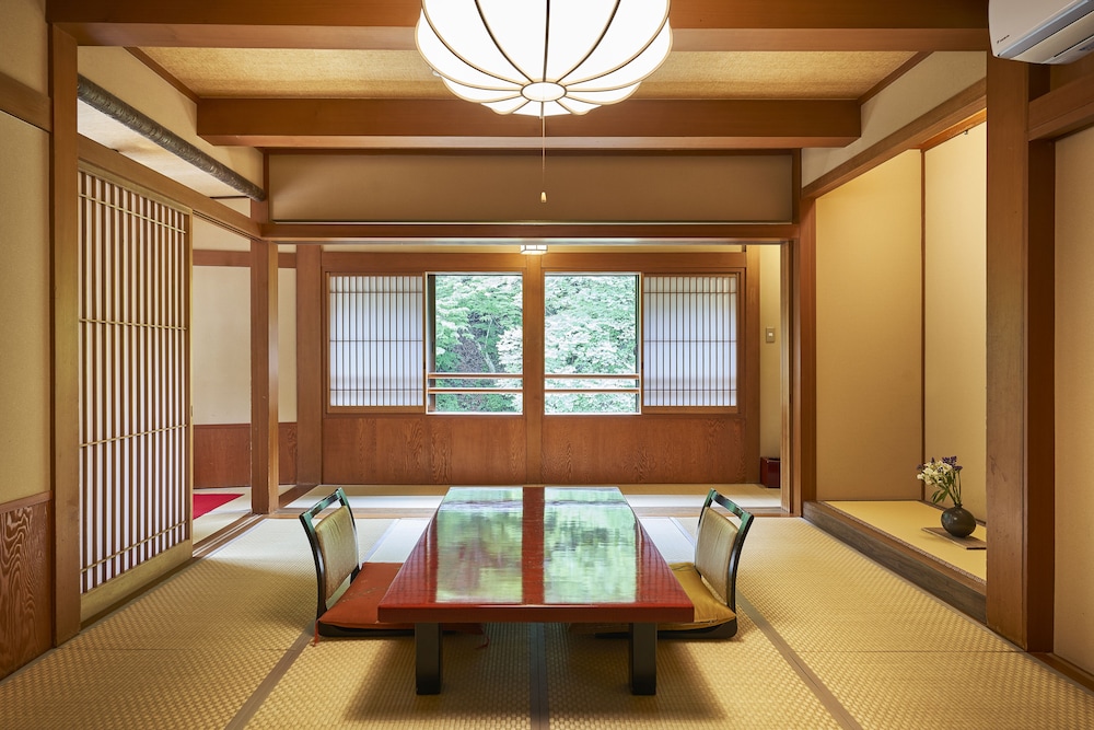 10畳和室渓流側 客室2 | Shima-Onsen Toshimaya