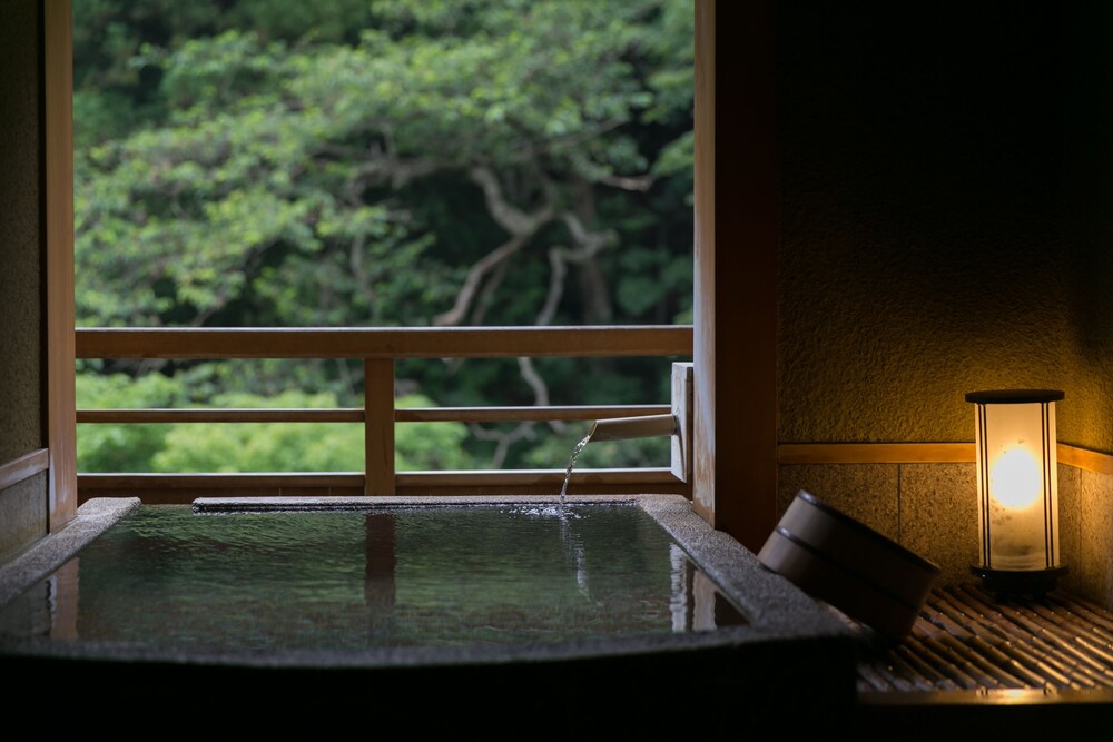 和室10畳、ベットルーム、専用露天風呂付客室 バスルーム0 | Shima-Onsen Toshimaya