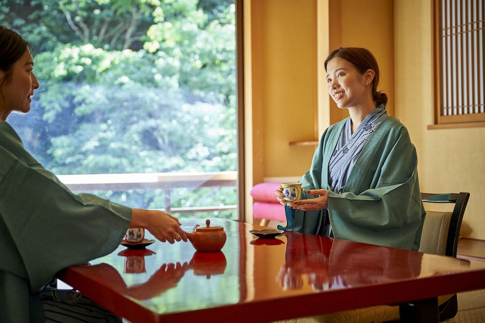和室10畳、ベットルーム、専用露天風呂付客室 | Shima-Onsen Toshimaya