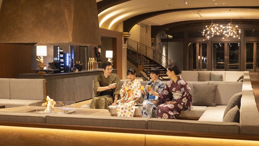 ロビーラウンジ1 | 大江戸温泉物語 Premium 恵那峡 ロビーラウンジ1 | 大江戸温泉物語 Premium 恵那峡