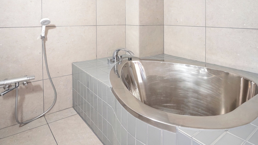 [禁煙]スーペリア露天風呂付ツイン 内風呂あり 客室4 | 大江戸温泉物語 Premium 恵那峡