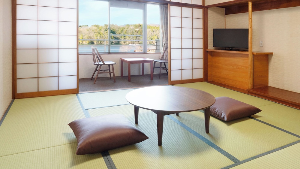 [禁煙] スタンダード和室 内風呂なし | 大江戸温泉物語 Premium 恵那峡